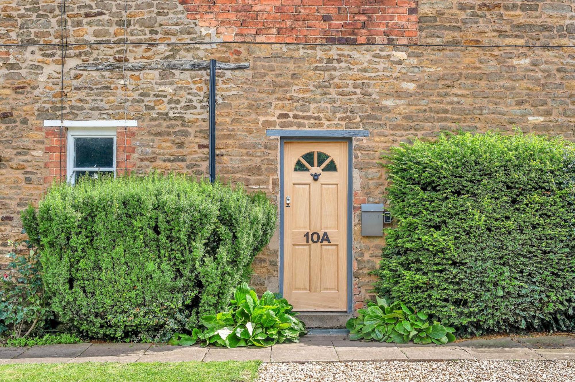 The Limes - Beautiful Townhouse In Oakham Apartment Exterior photo